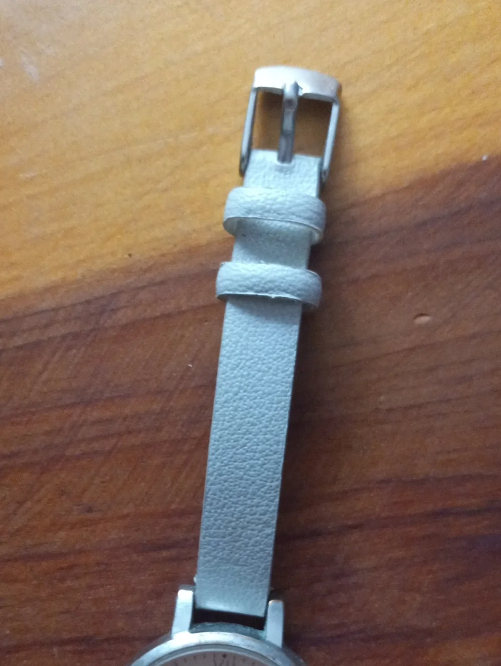 Minimalist Ivory Dial Watch with Light Gray Strap